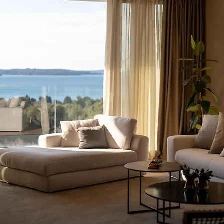 Luxury Aruna