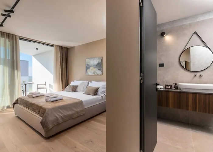 Luxury Aruna * 풀라