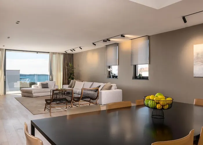 Luxury Aruna * 풀라