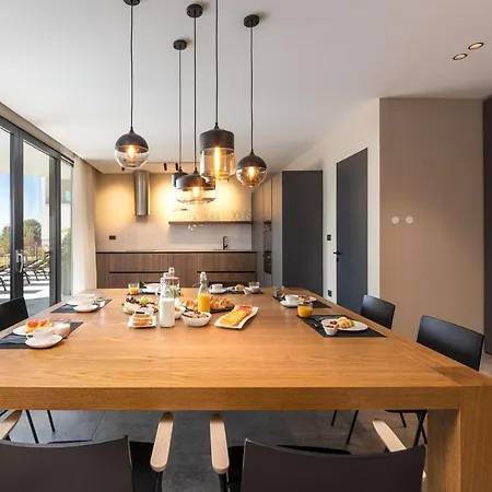 Luxury Aruna Villa