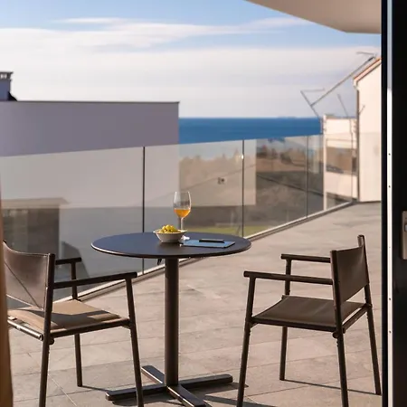 Luxury Aruna Villa