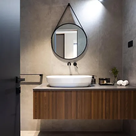 Luxury Aruna *