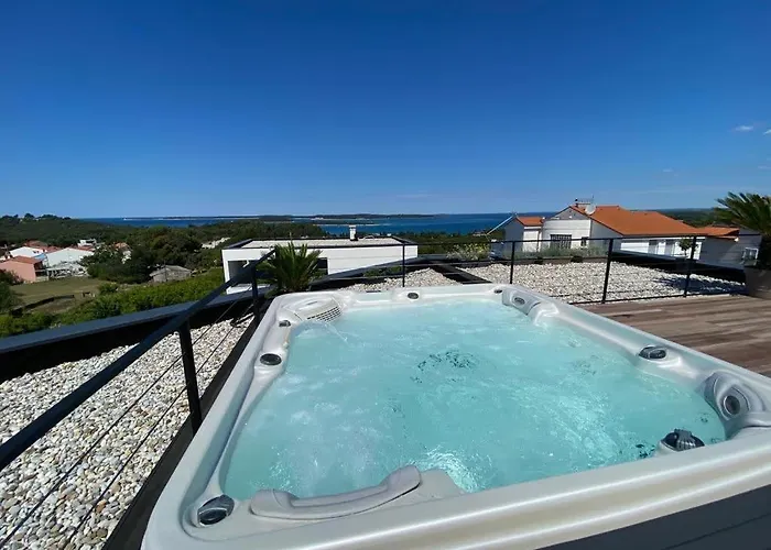 Luxury Aruna Villa