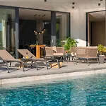 Luxury Aruna