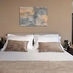 Luxury Aruna *
