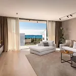Luxury Aruna Pula